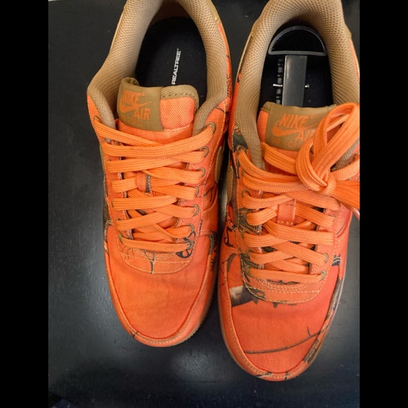 Mens gently worn sz 8 Realtree Orange camouflage Nike Air Force 1 like new! Nice main image 6